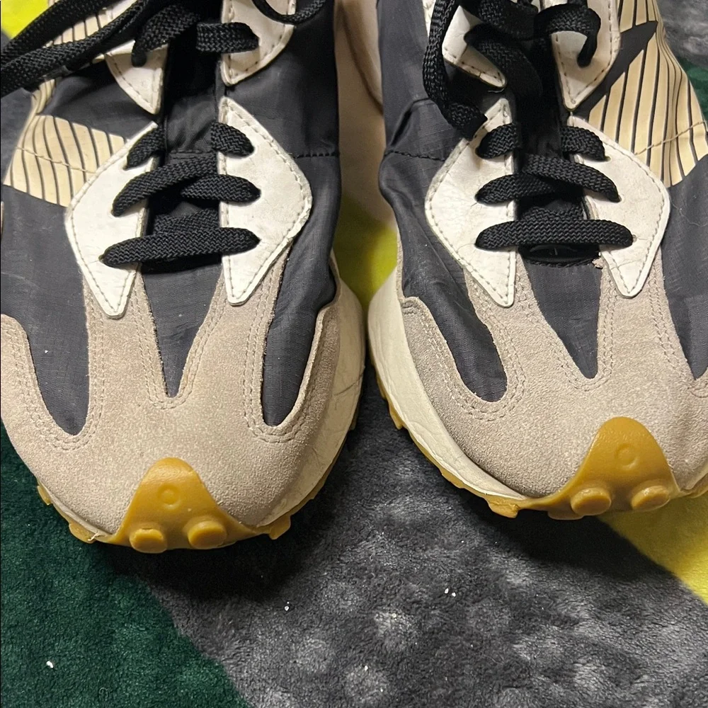 Men’s New Balance Black and Cream Sneakers Size 12 - Picture 9 of 13